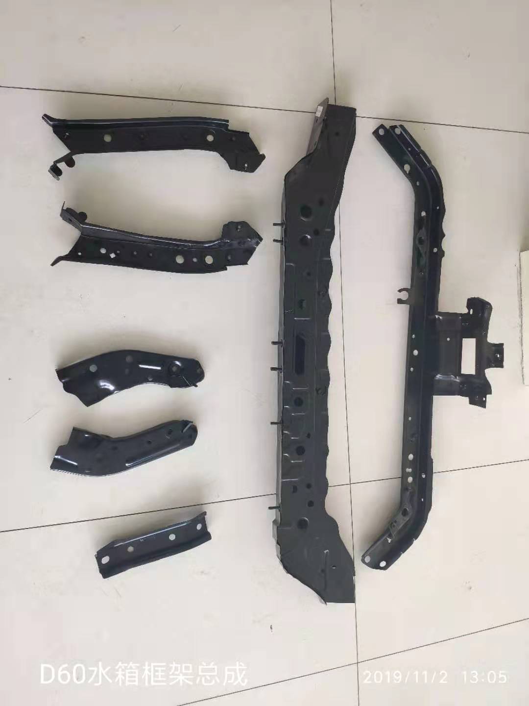 启辰 D60水箱框架总成